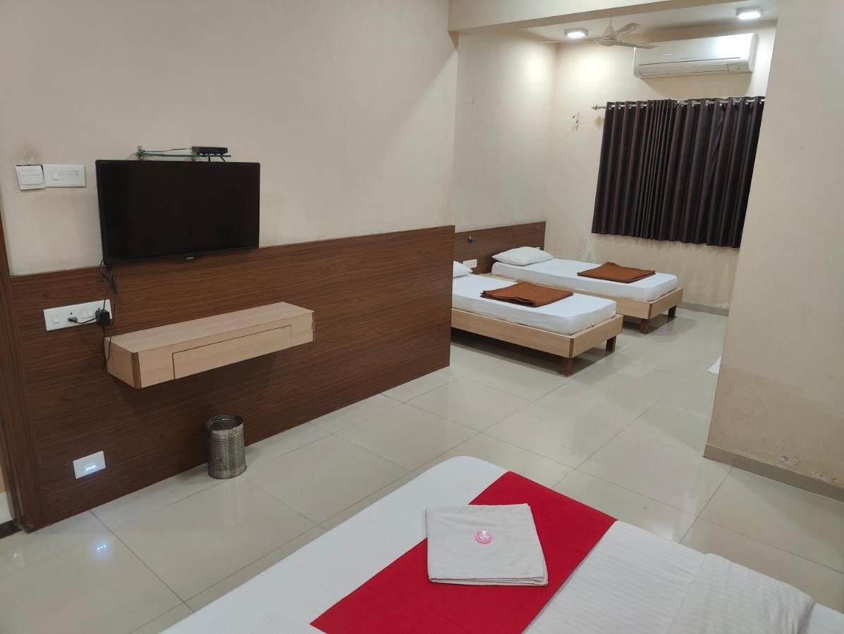 Hotel Midtown Inn Nashik Exterior photo